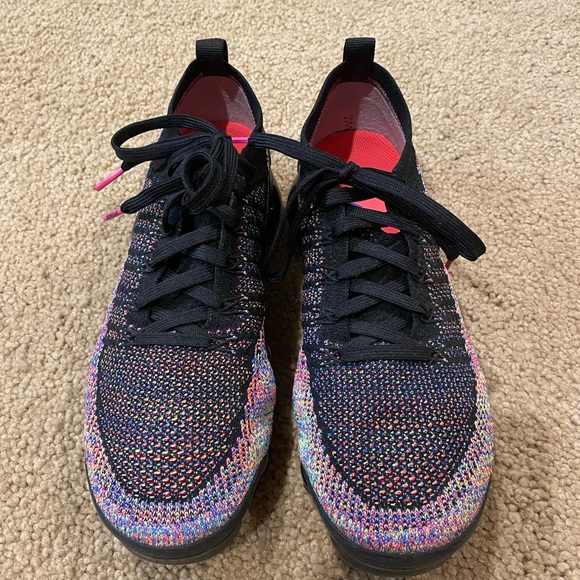 multicolor vapormax 2